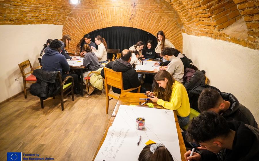 8 youth workers from IESA participated the 'Eco You(th) Lens' Training Course in Brasov